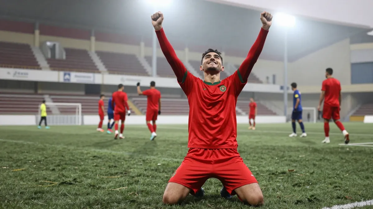 توج المنتخب المغربي لكرة الصالات بطلاً لإفريقيا للمرة الرابعة على التوالي بعد فوزه على أنغولا 5-2 في النهائي بالرباط،...